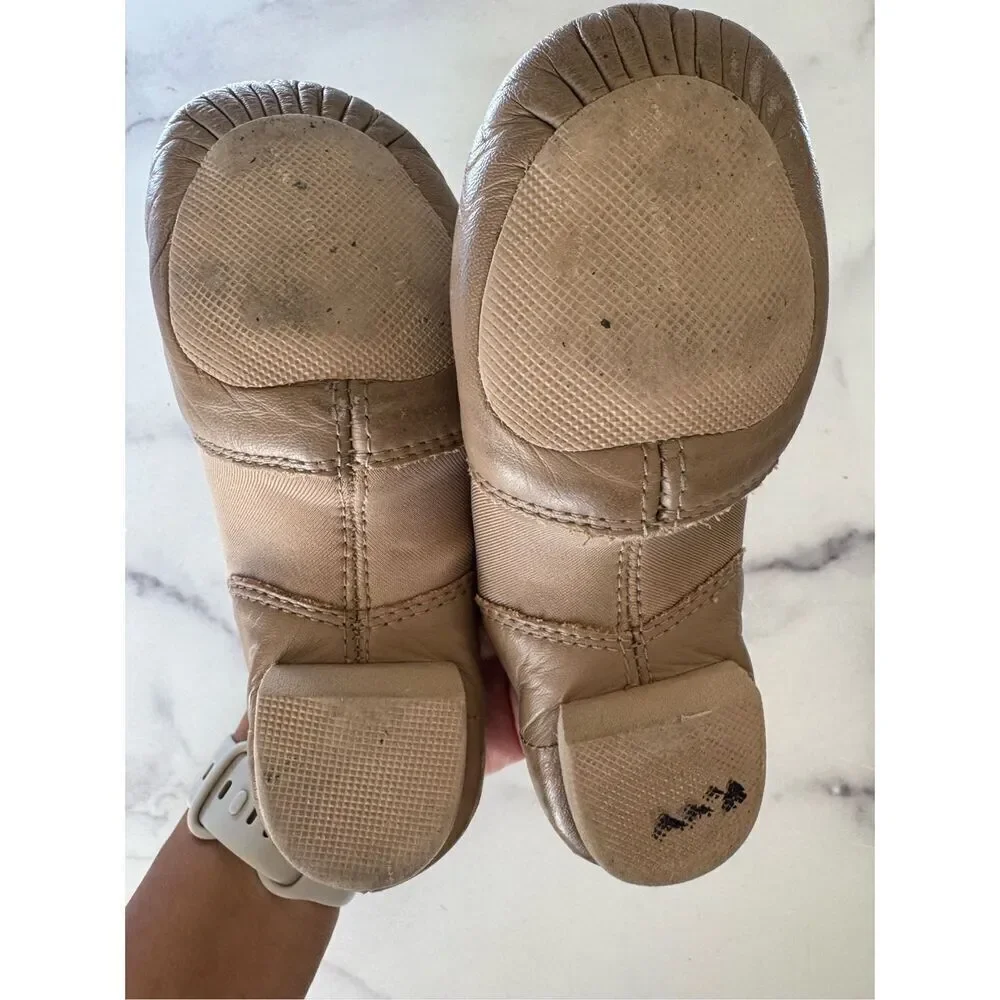 Capezio tan leather dance ballet shoes little girl 11.5-12 slight heel